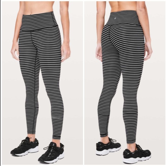 Lululemon Wunder Under High-Rise Tight *Luxtreme 28"
Black White Stripe Size 4 - Picture 1 of 12